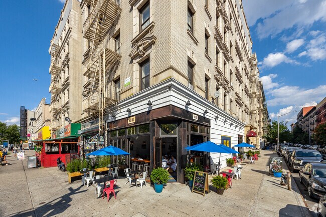 Foto del edificio - 3658-3666 Broadway