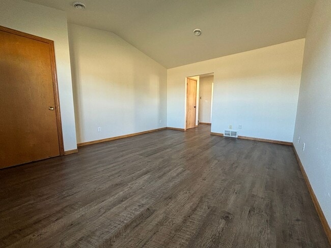 Building Photo - 416 Pecor St