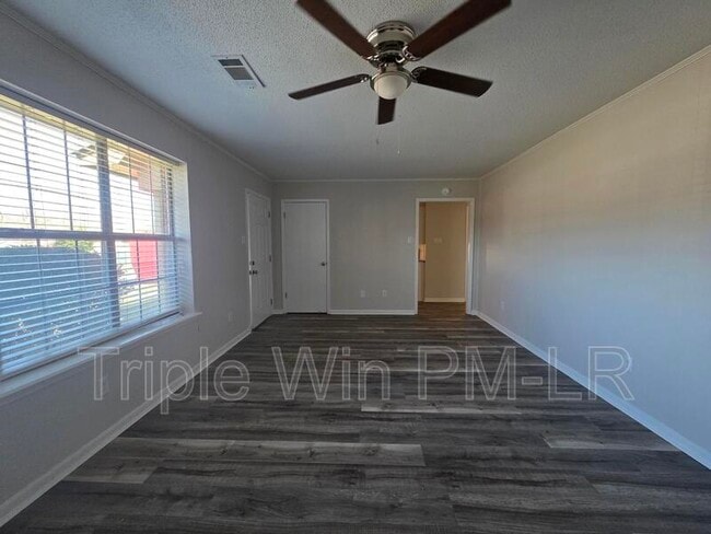 Foto del edificio - 4 Georgeann Circle