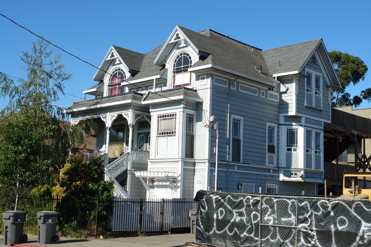 Primary Photo - 4811 A-F Shattuck Ave