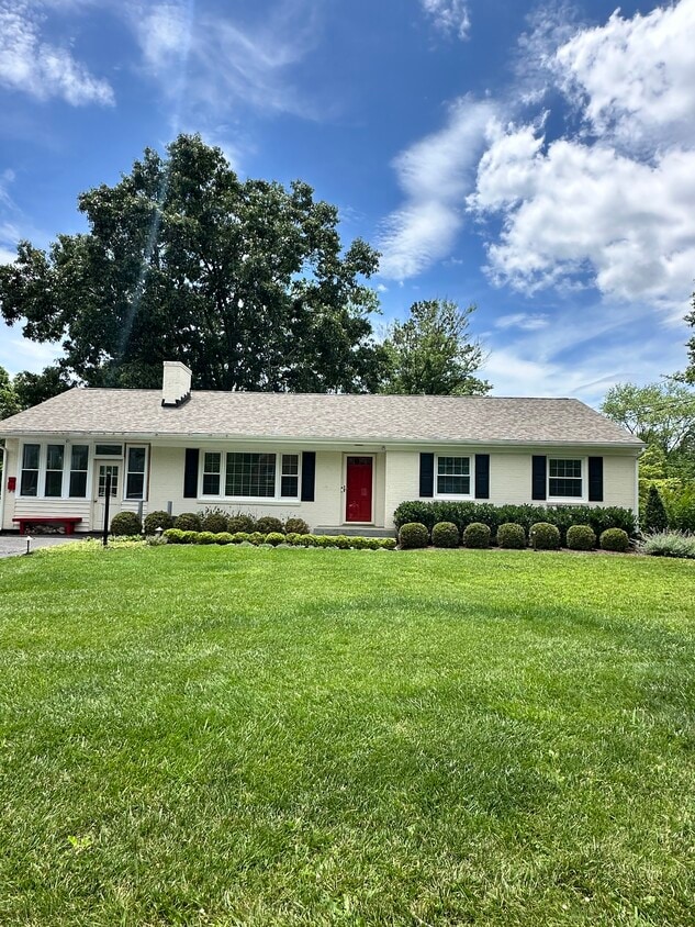 Primary Photo - 4325 Montgomery Rd