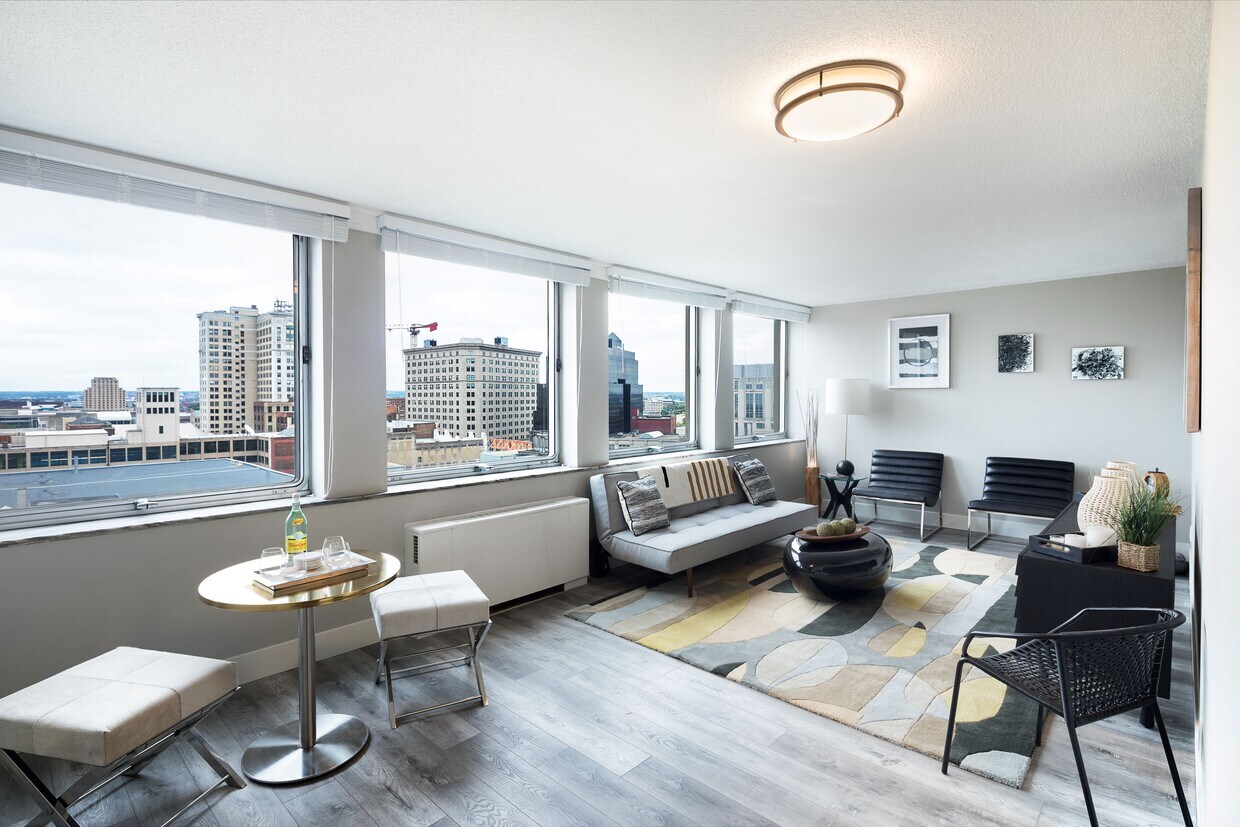 The Luckman Apartments in Cleveland, OH