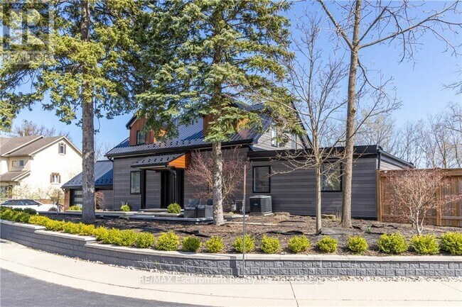 Photo du bâtiment - 676 Bay Shore Blvd