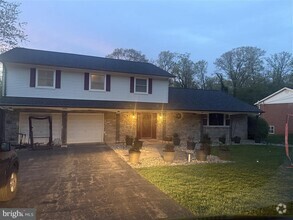 Building Photo - 9105 Gue Rd