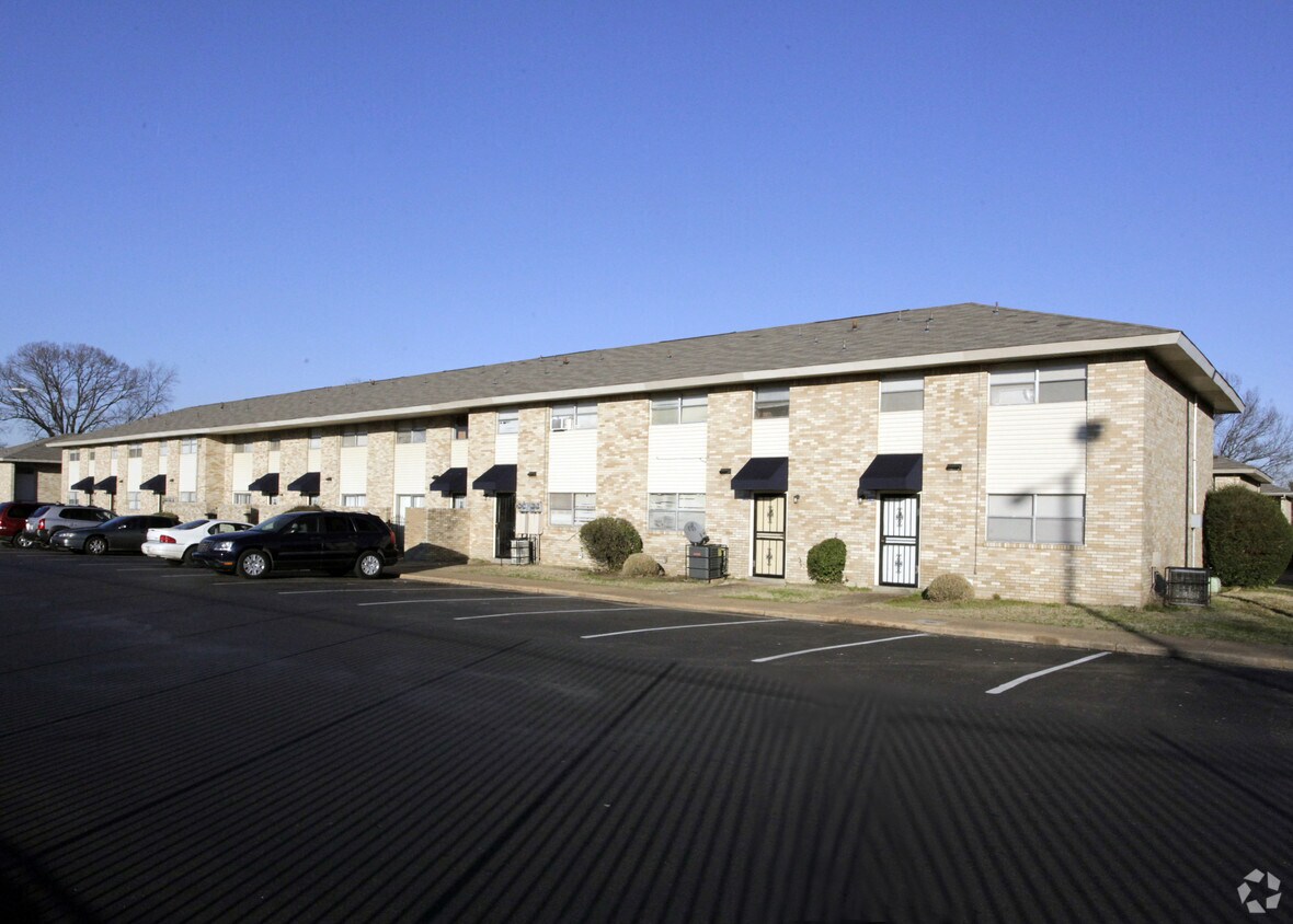 Fairway Apartments Rentals in Memphis at 5150 Tulane Rd Memphis, TN