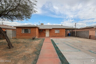 Building Photo - 1412 E Hubbell St