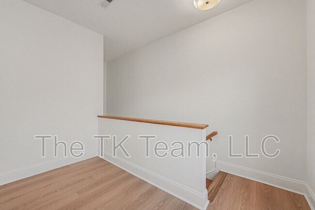 Foto del edificio - 140 Harper Lee St