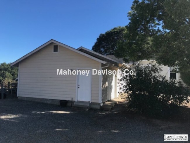 Foto del edificio - 1320 Spring Hill Rd