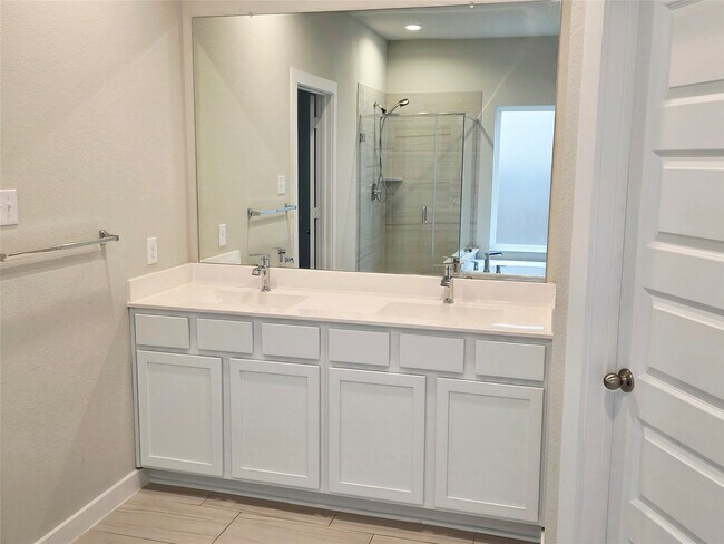 Foto del edificio - 13022 Mid Stocket Dr