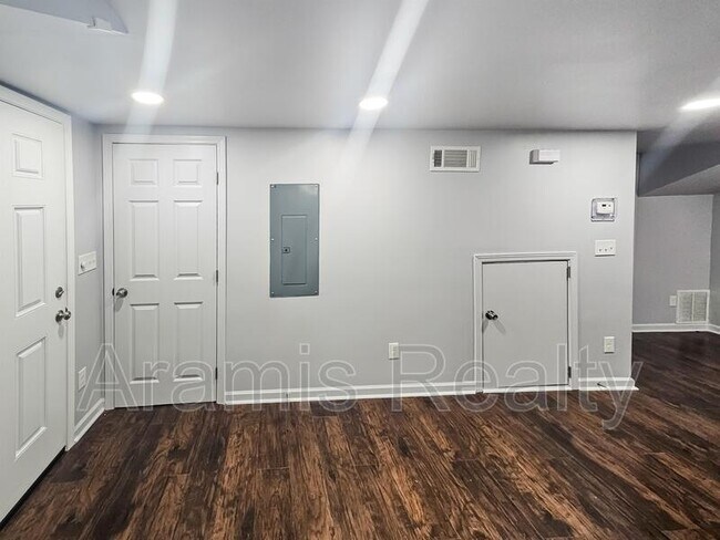 Building Photo - 1519 Olympian Way SW Unit D - 1
