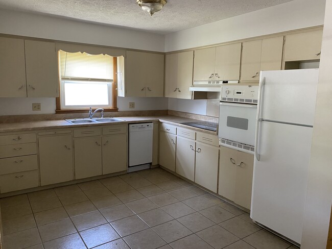 Kitchen - 3114 S 44th St