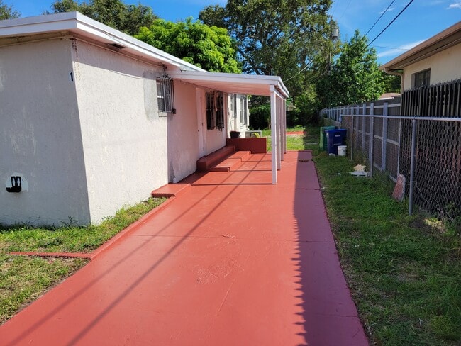 Right Driveway - 1646 NE 150th ST