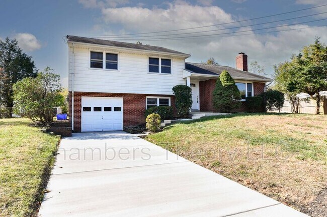 Building Photo - 5212 Montgomery St