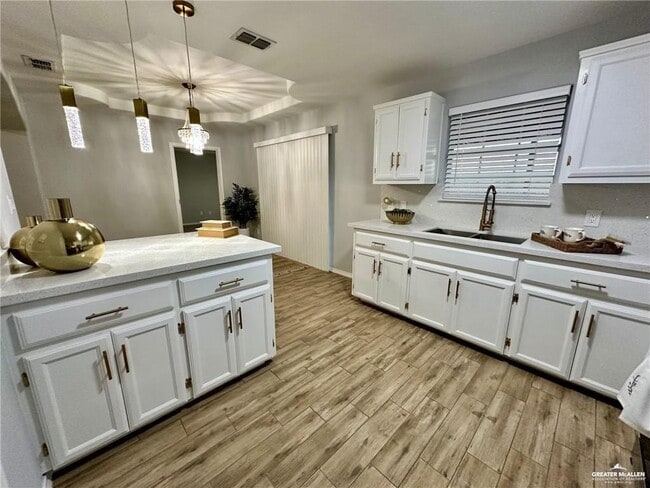 Building Photo - 416 Canela Dr
