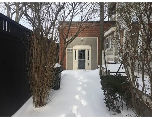Primary Photo - 68 Pleasant St