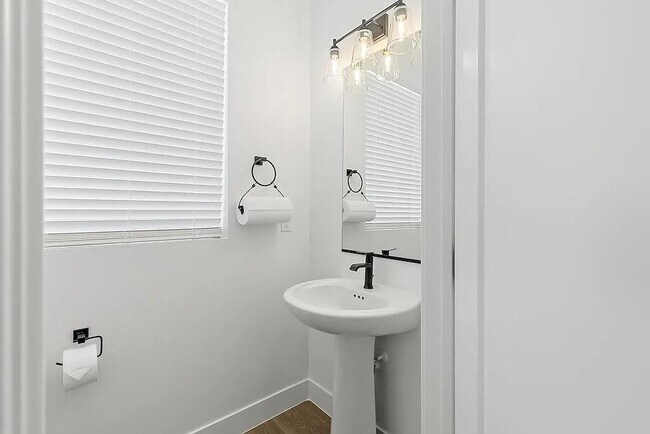 Foto del edificio - 1061 W Albertine Ln