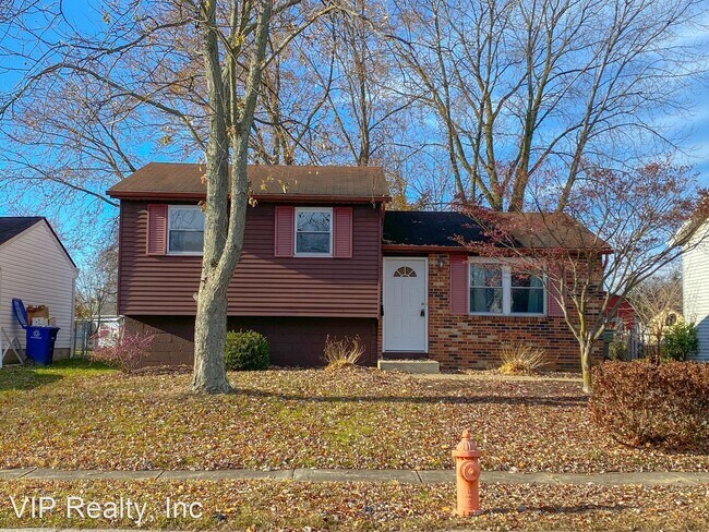 Building Photo - 4 br, 1.5 bath House - 829 Upwoods Dr.