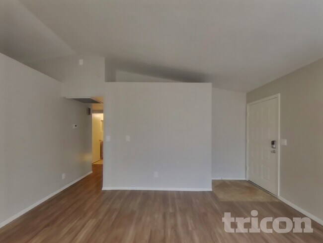 Foto del edificio - 630 E Jensen St