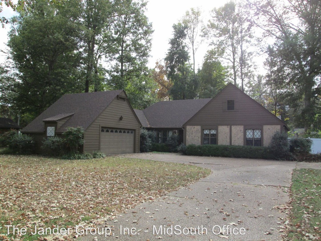 Primary Photo - 1602 Golf Links Dr