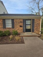 Building Photo - 1002 Willow Dr