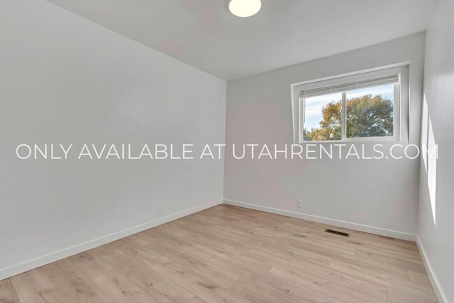 Foto del edificio - 680 N 400 W