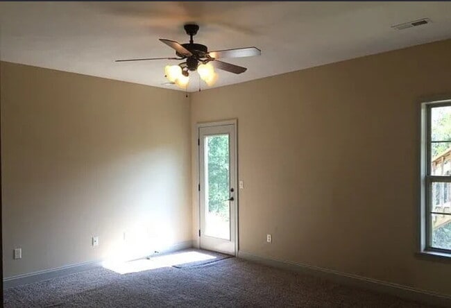 Foto del edificio - Fresh New Look - 4BR 21/2 Bath