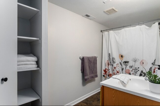 Foto del edificio - 2721 Madelyn Dr SW