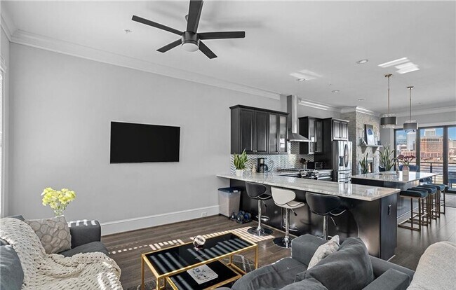 Foto del edificio - Modern Luxury Meets Vibrant Riverfront Living in Manchester - Rooftop Views + Elevator