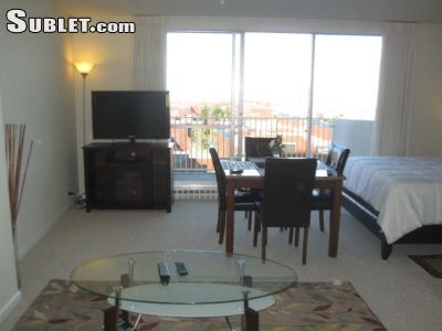 Building Photo - 815 Davis St