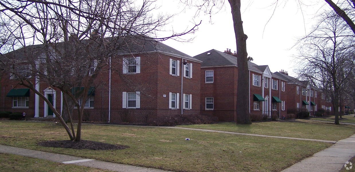 Building Photo - Boulevard Apartments