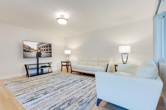 Building Photo - 509 Capri Dr