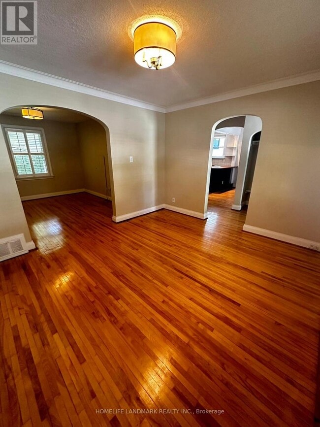 Building Photo - 27 Craigmore Crescent