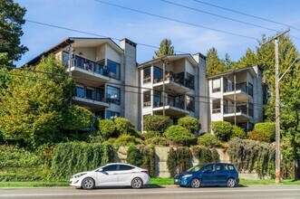 Building Photo - 2636 22nd Ave W
