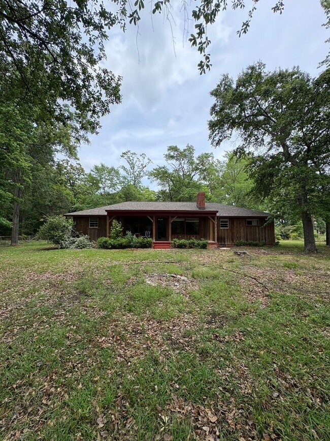Building Photo - 3869 Farm to Market 1249 E