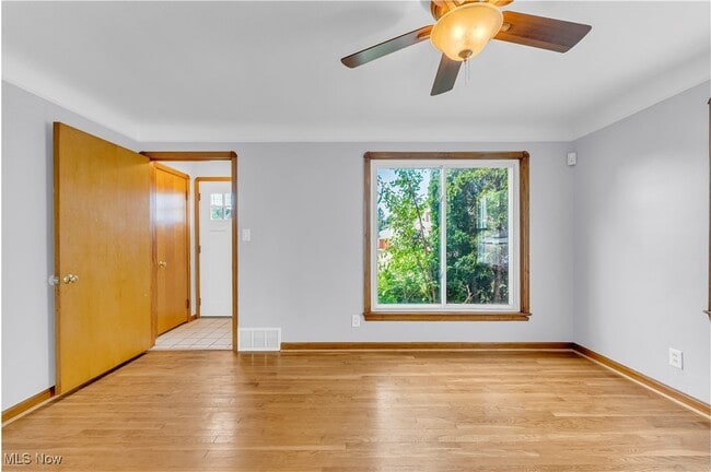 Building Photo - 3002 Wellington Ave