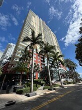 Building Photo - 1155 Brickell Bay Dr