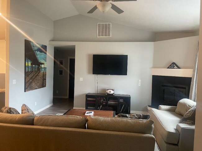 Foto del edificio - 1222 E Pistioa Dr