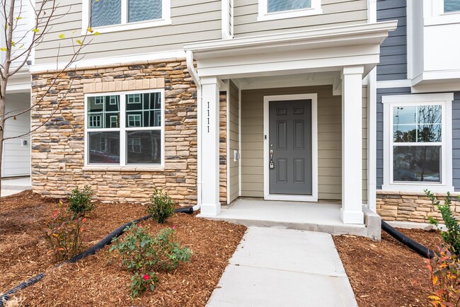 Building Photo - Like New Luxury Townhome In Brier Creek