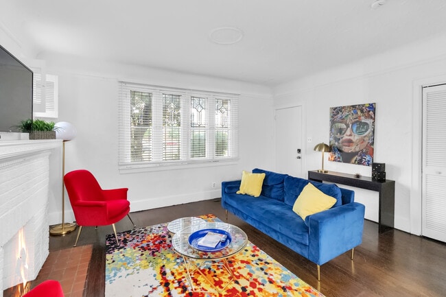 Foto del edificio - 17185 Quincy St