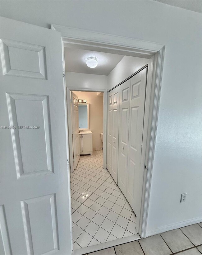 Building Photo - 2206 NW 170th Ave