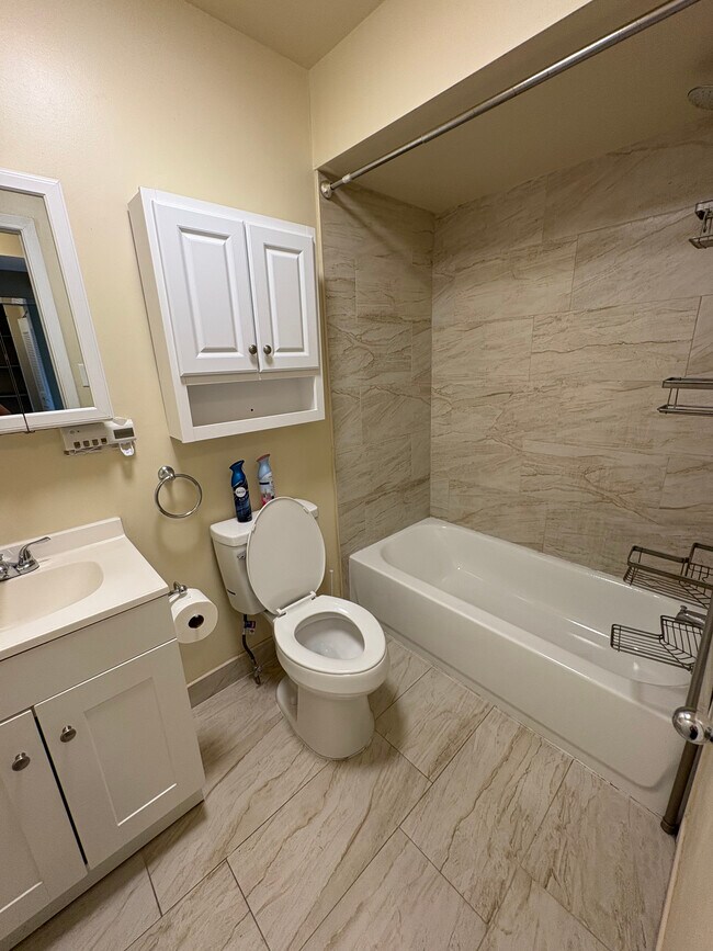 Bathroom - 1115 Thomas Rd