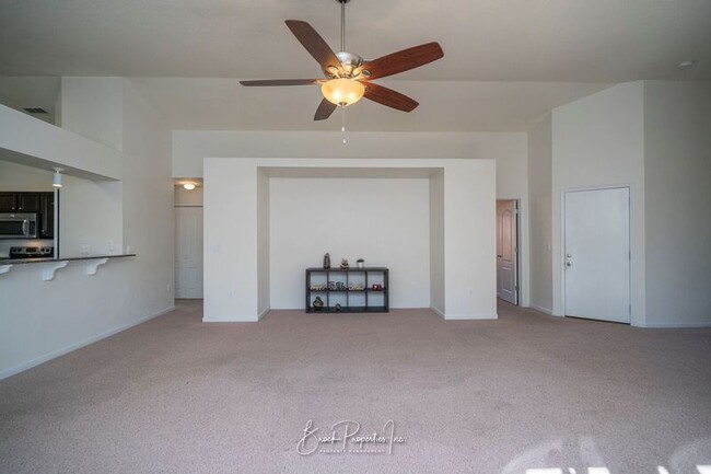 Foto del edificio - 711 Forgotten Creek Ln