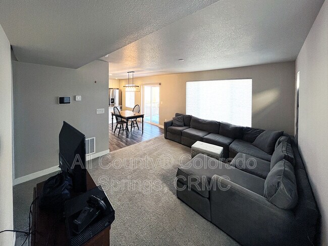 Foto del edificio - 10520 Horton Dr