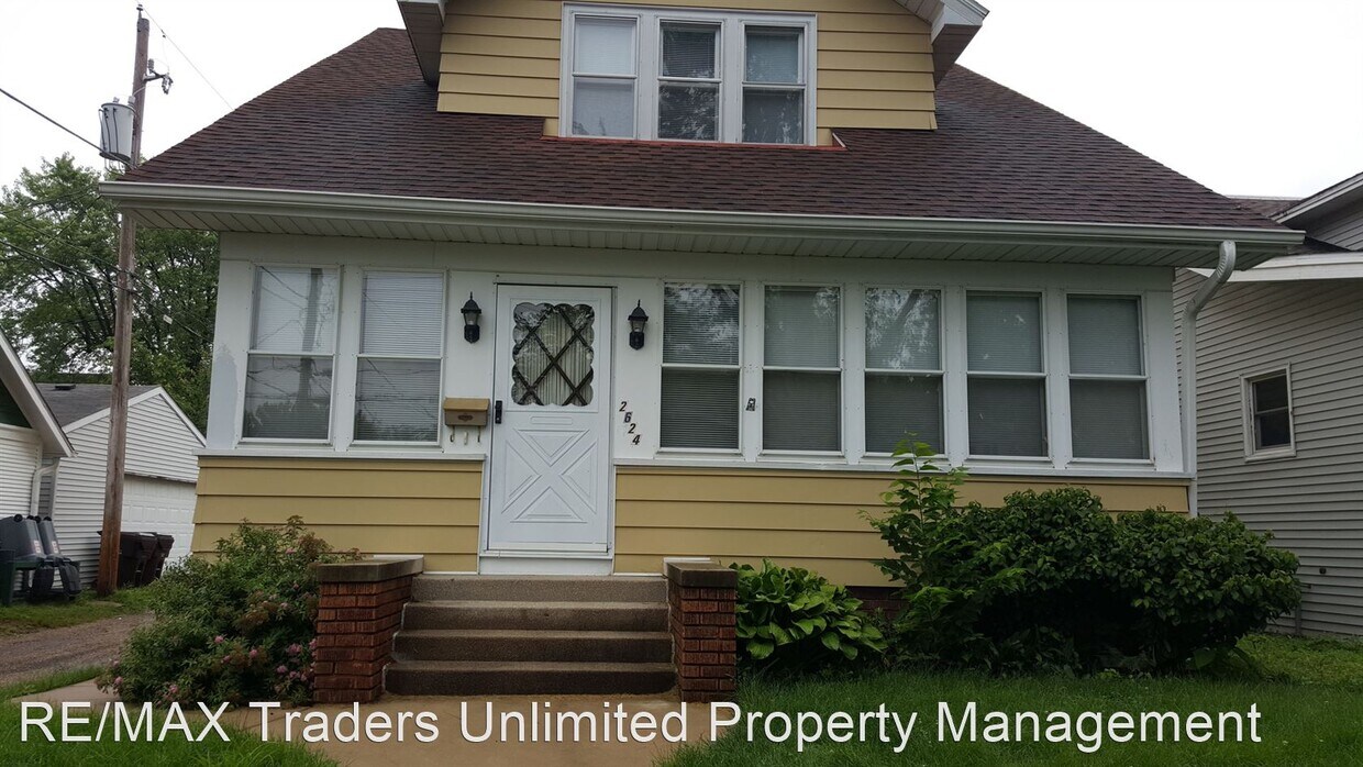 3 br, 1.5 bath House 2624 Linn House Rental in Peoria, IL