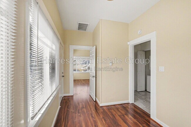 Building Photo - 1476 79th Ave