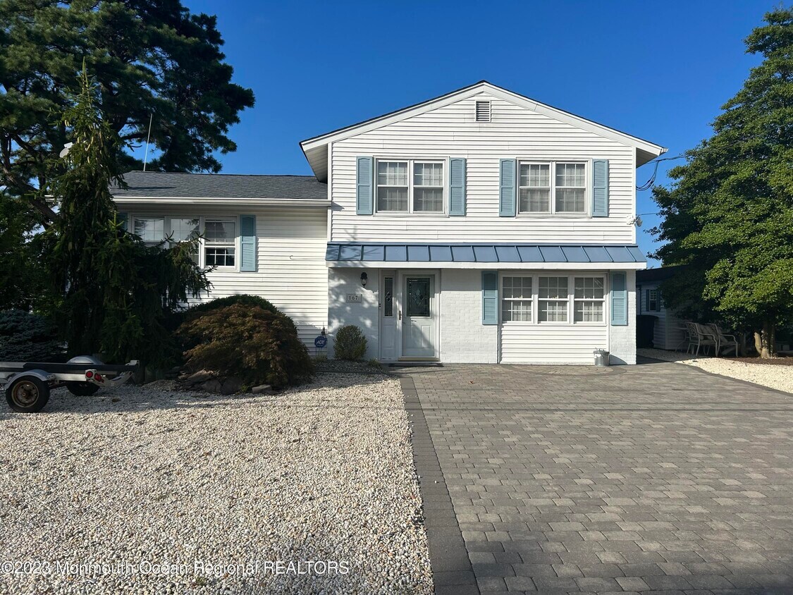 Foto principal - 167 Seneca Blvd