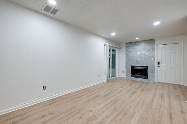 Building Photo - Gastonian - 108 PROS MAY SELL