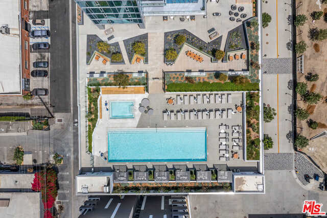 Building Photo - 3311 La Cienega Blvd