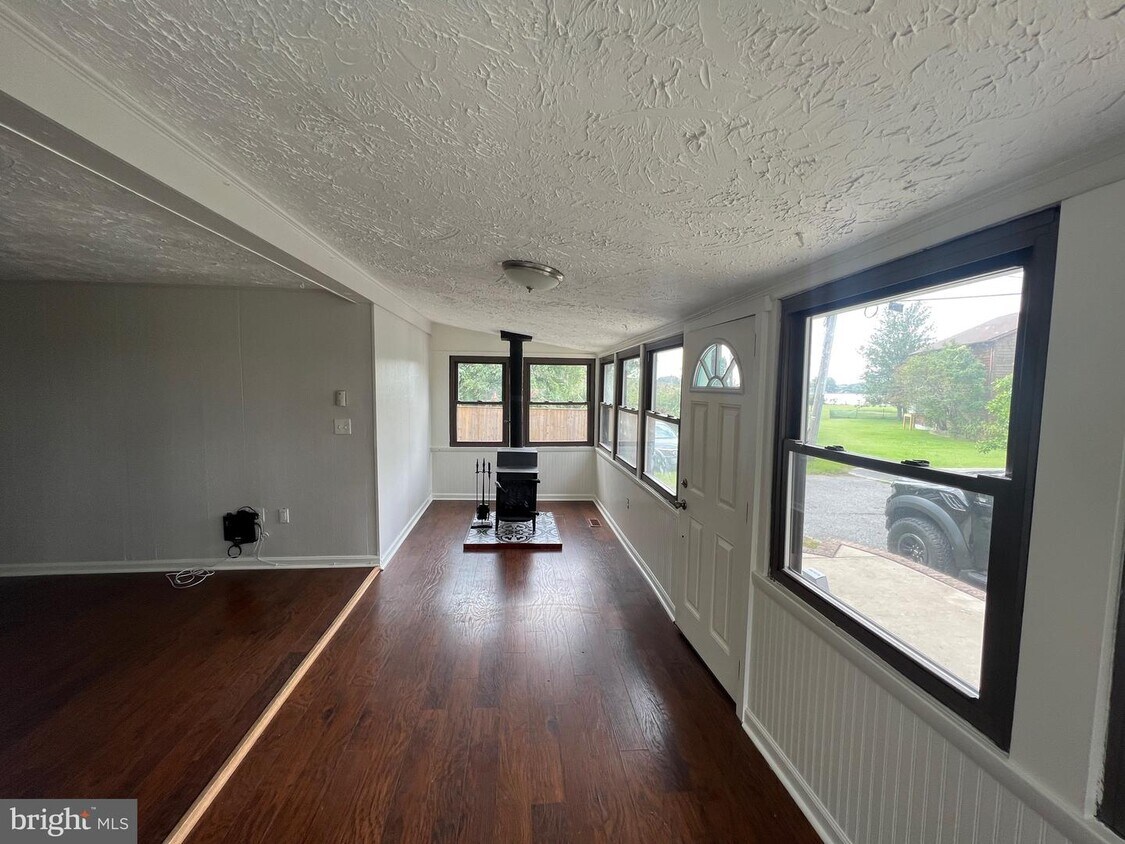Foto principal - 4715 Chesapeake Ave