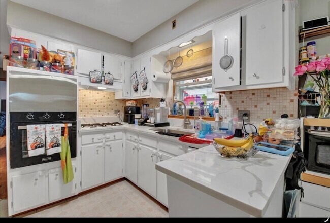 Foto del edificio - 5243 S Kilbourn Ave